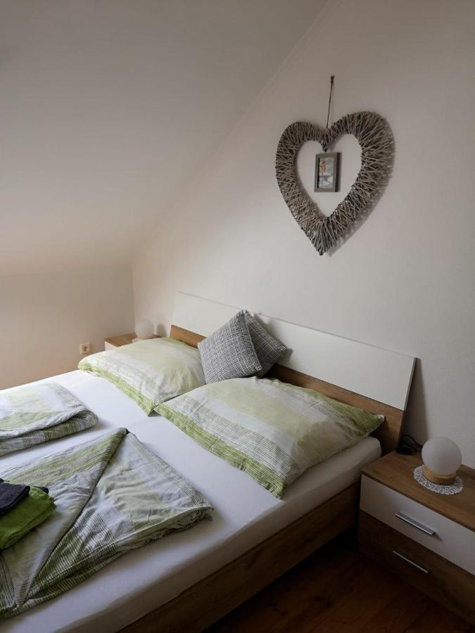 Privatzimmer Helga Haselberger Ybbs an der Donau Exterior photo
